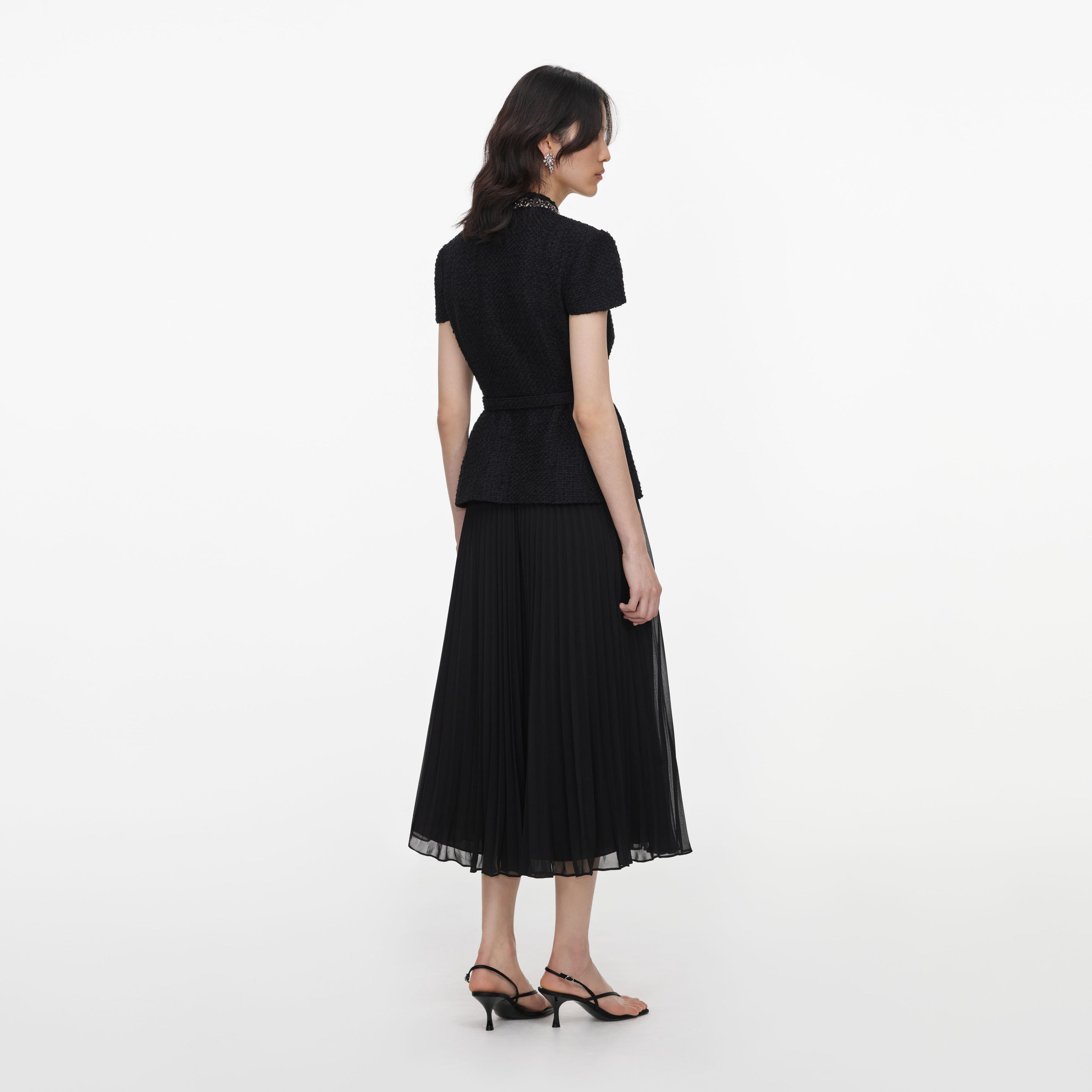 self portrait bouclé and chiffon midi dress self-portrait - Black Boucle Crystal Trim The top is tailored Color:White Feather WH26 What is White Tie