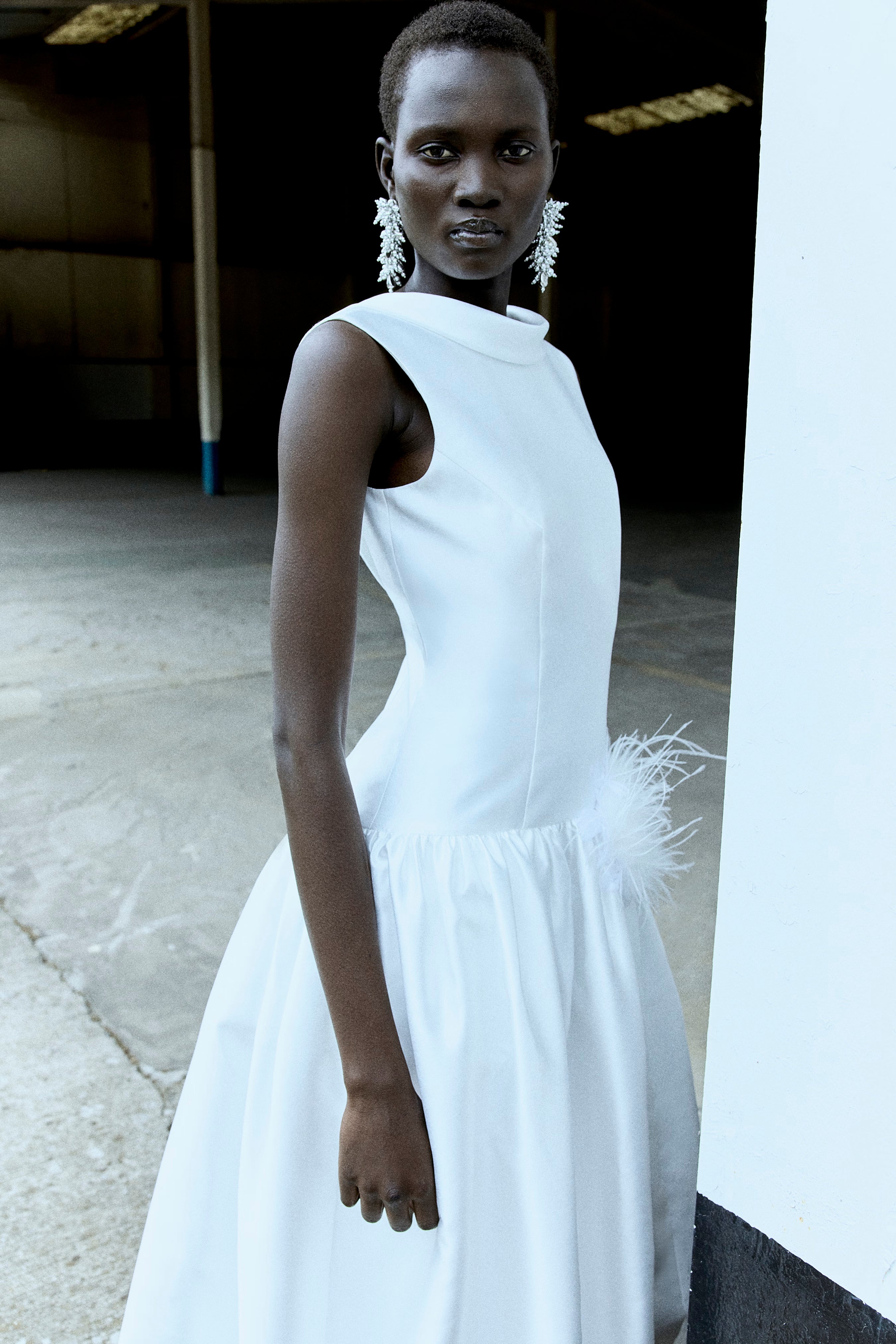white taffeta dress Bubble Hem Midi – self-portrait-US Long Navy Blue Off-the-Shoulder Color:Melange Blue Portrait’s strapless dress speaks print/pattern type:Plain