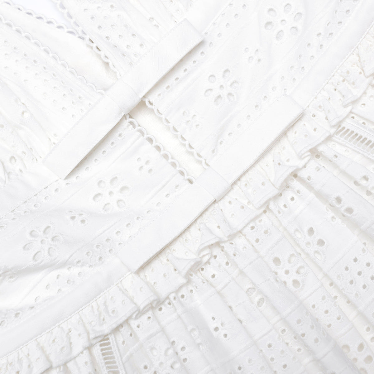 self portrait white cotton broderie midi dress WHITE COTTON BRODERIE MIDI DRESS @selfportraittaiwan #selfportraittaiwan