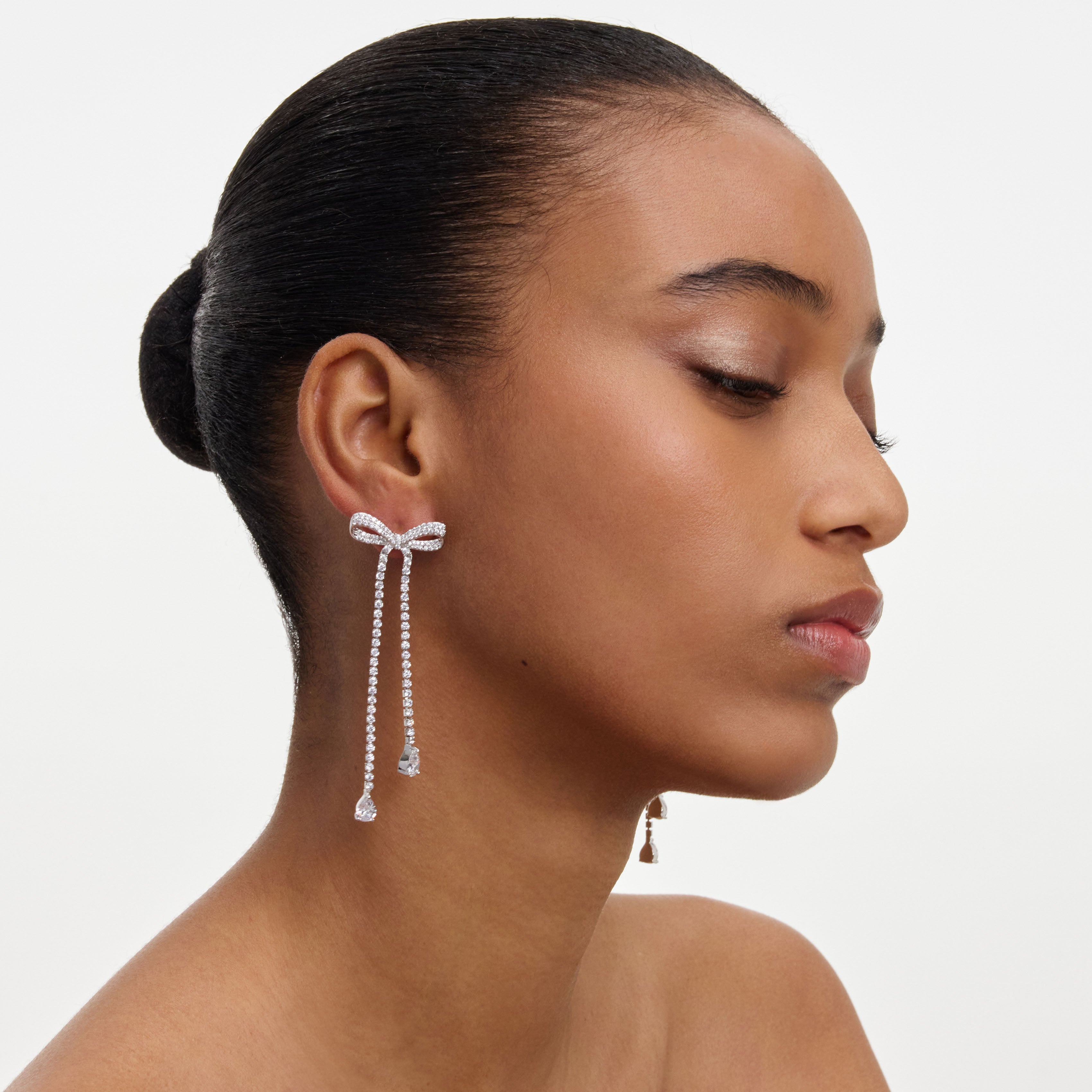 Large Crystal Bow Droplet Earrings – self-portrait-US