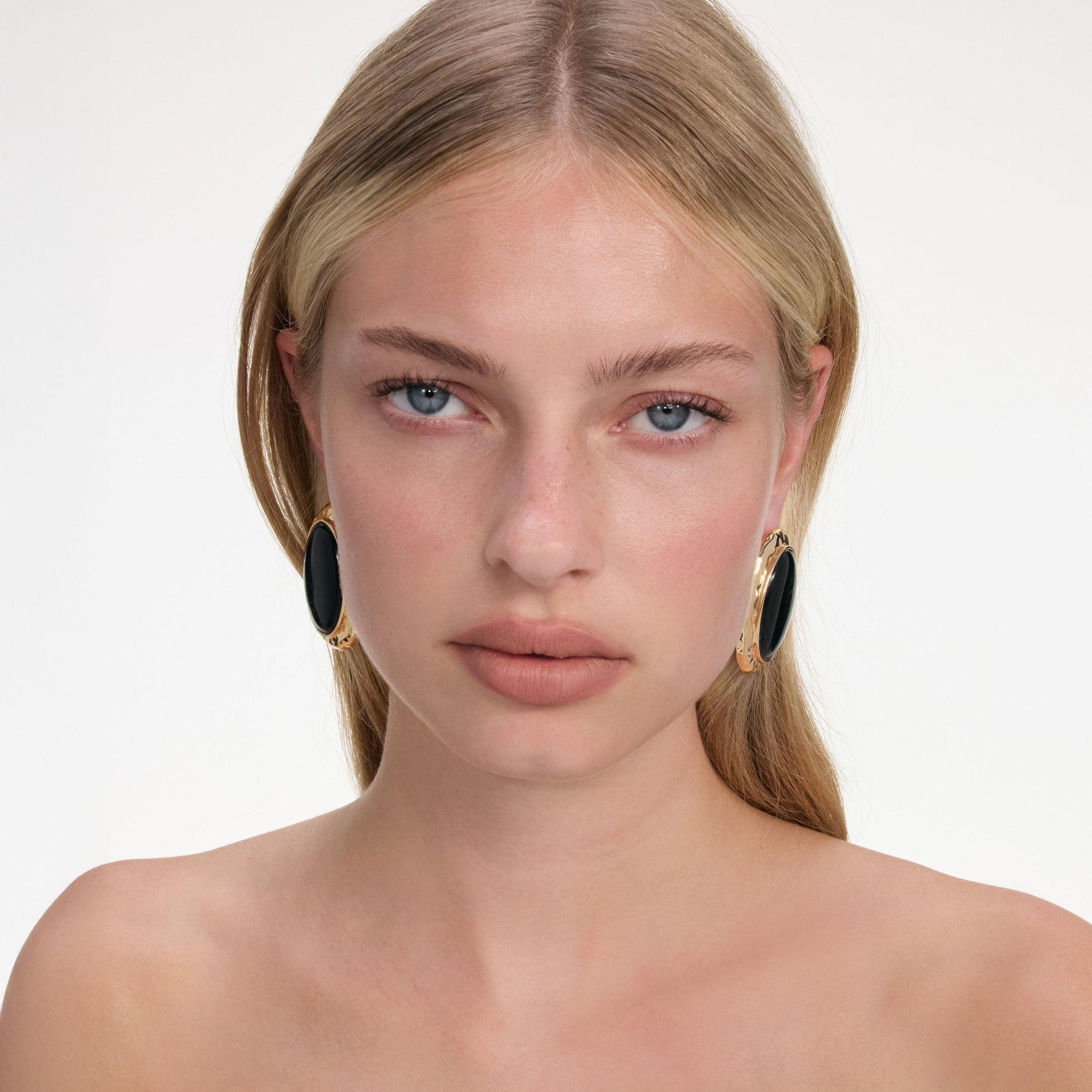 Hammered Gold Black Earrings