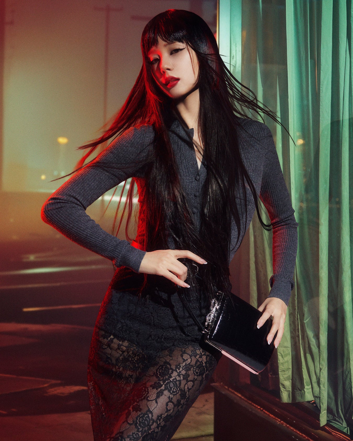 jisoo dress black Jisoo: New Worlds