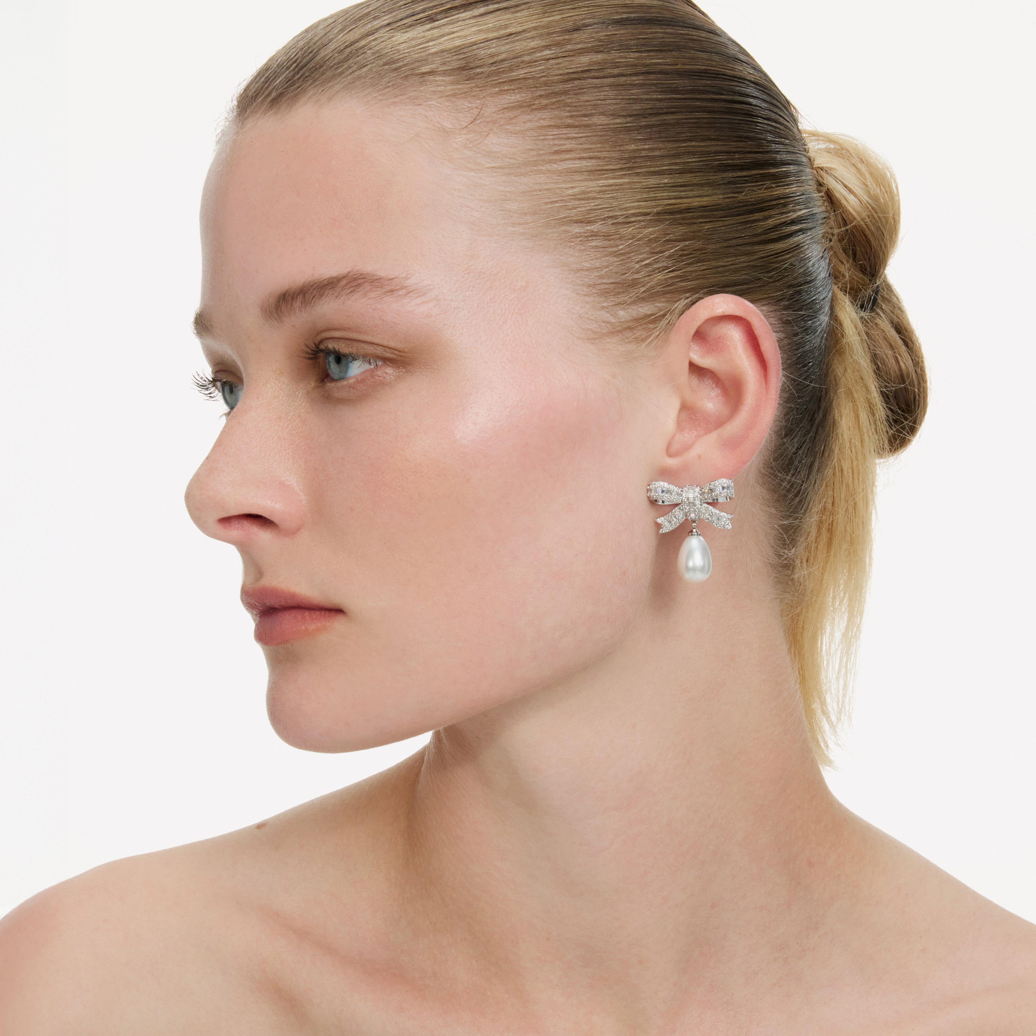 Crystal Bow Pearl Droplet Earrings – self-portrait-US